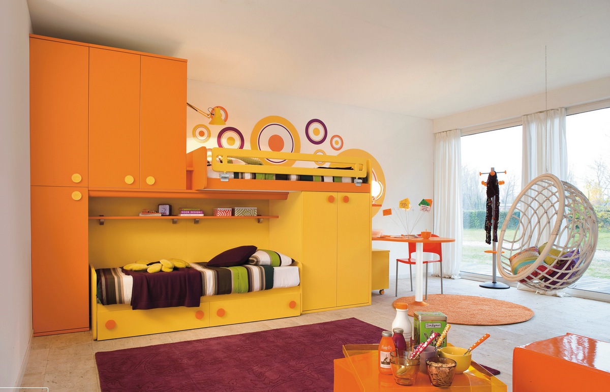 sarı ve turuncu çocuk odası
