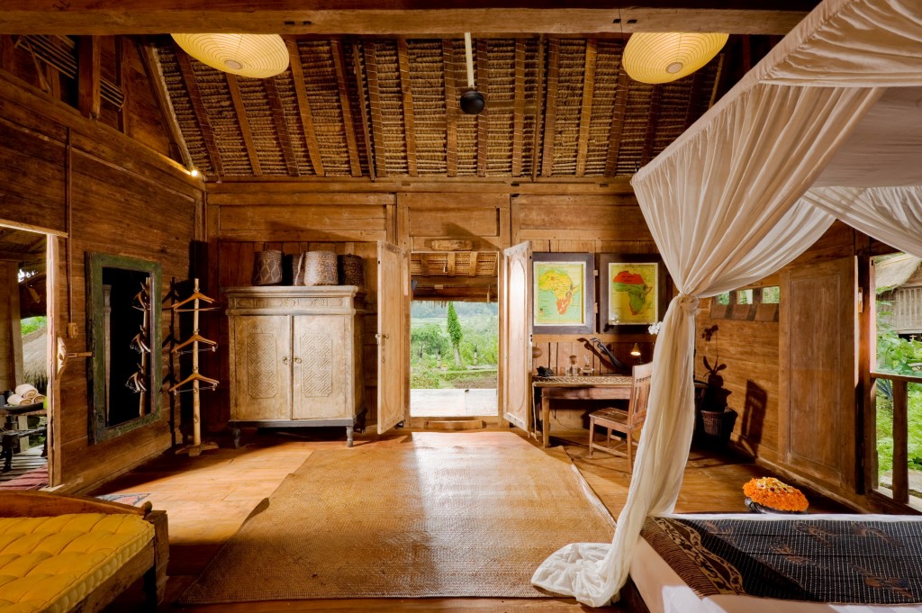 bambu evi geniş yatak odası