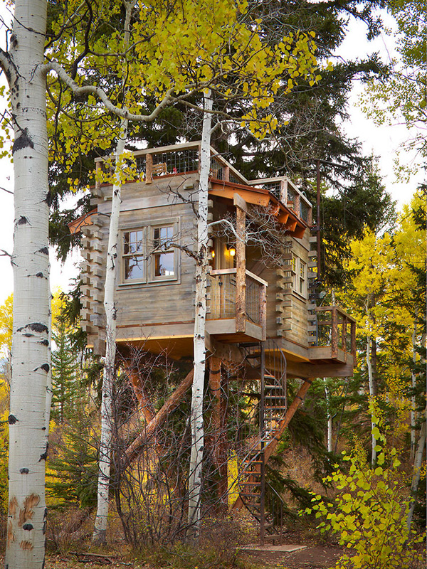 teraslı ağaç ev