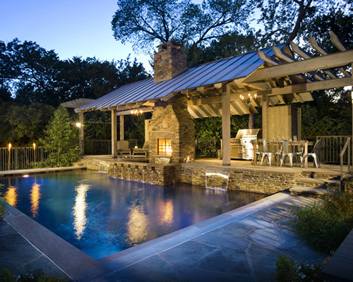 Güzel havuzlu ev resmi