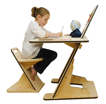 Modern ve kullanışlı ahşap çocuk masası..