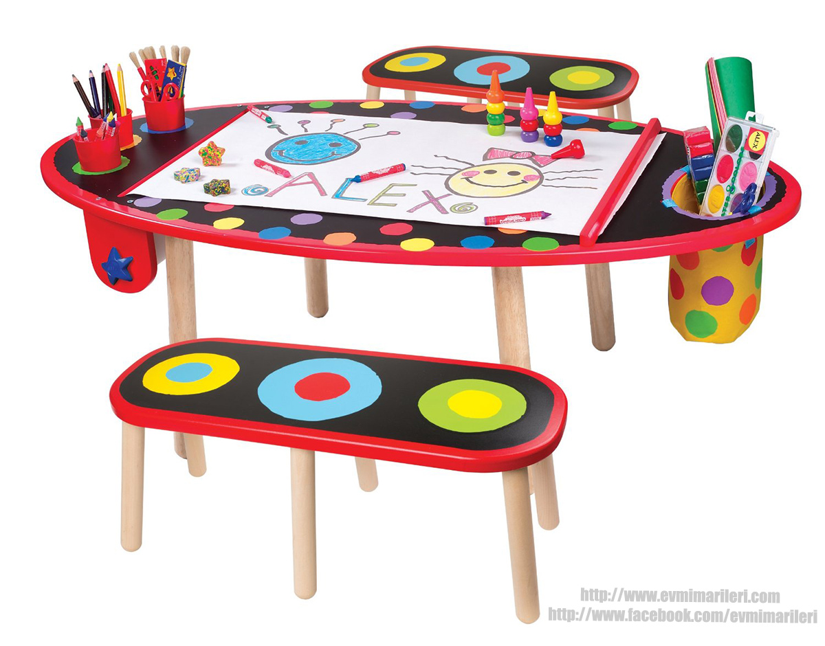 Renkli ve büyük çocuk oyun masası örnekleri